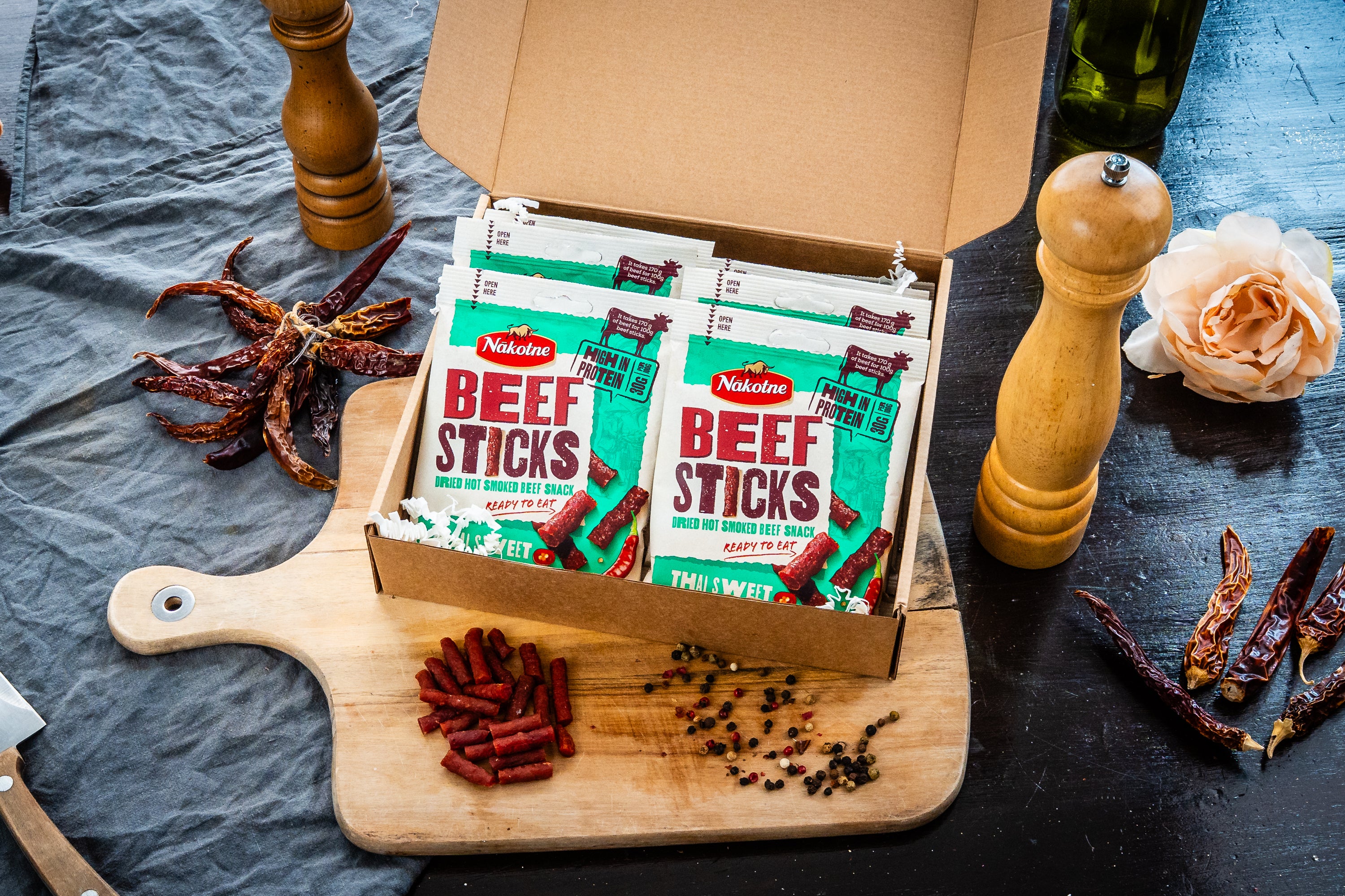 NAKOTNE BEEF STICKS THAI SWEET CHILLI ( 8 x 35g)