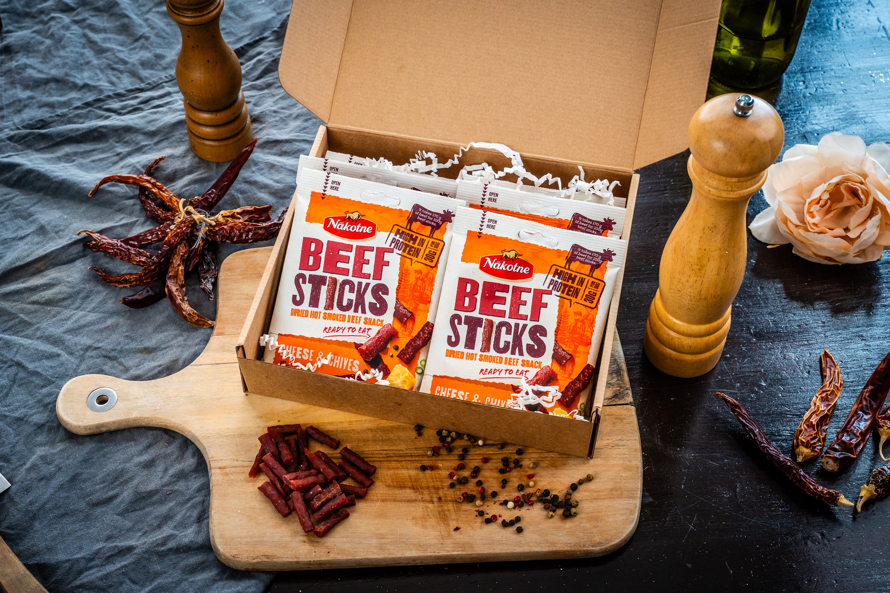 NAKOTNE BEEF STICKS CHEESE & CHIVES ( 8 x 35g)